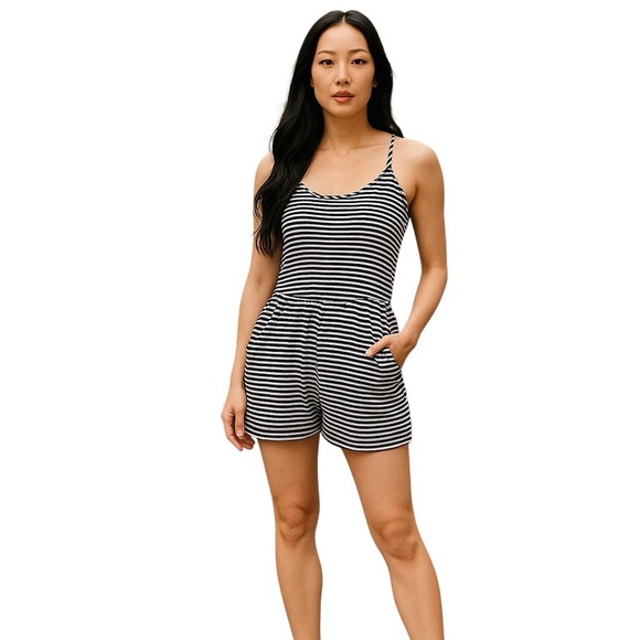 Maurices Small Black & White Knit Racerback Shorts Romper Summer Casual - Picture 1 of 8